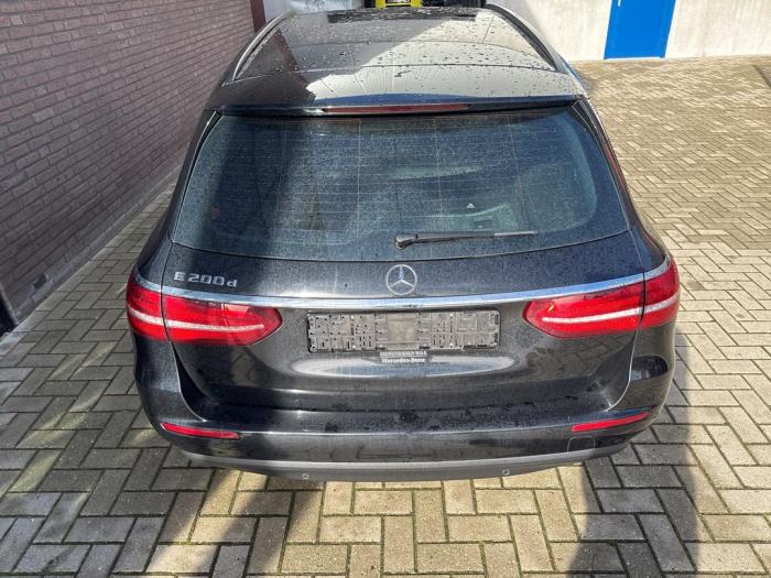Mercedes E Estate E-200d 2.0 Turbo 16V Skrotfordon (2017, METALLIC ZWART)