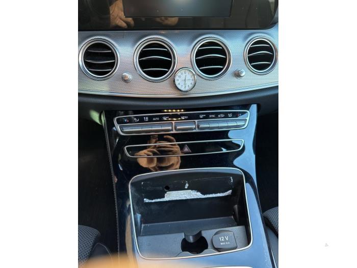 Mercedes E Estate E-200d 2.0 Turbo 16V Skrotfordon (2017, METALLIC ZWART)