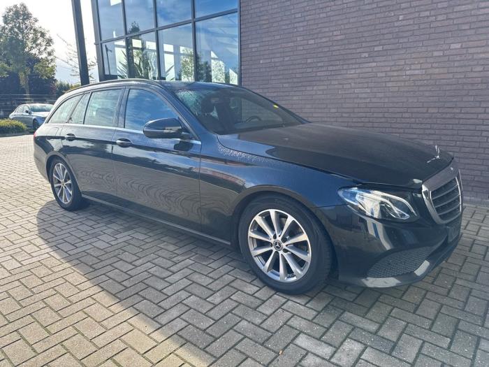 Mercedes E Estate E-200d 2.0 Turbo 16V Skrotfordon (2017, METALLIC ZWART)