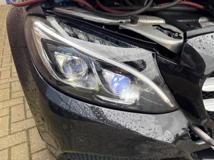 Mercedes C Estate C-350 e 2.0 16V Vehículo de desguace (2015, Metálico, Negro)