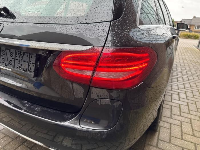 Mercedes C Estate C-350 e 2.0 16V Vehículo de desguace (2015, Metálico, Negro)