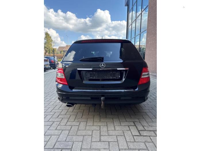 Mercedes C Estate 2.2 C-220 CDI 16V BlueEfficiency Vehículo de desguace (2010, Metálico, Negro)