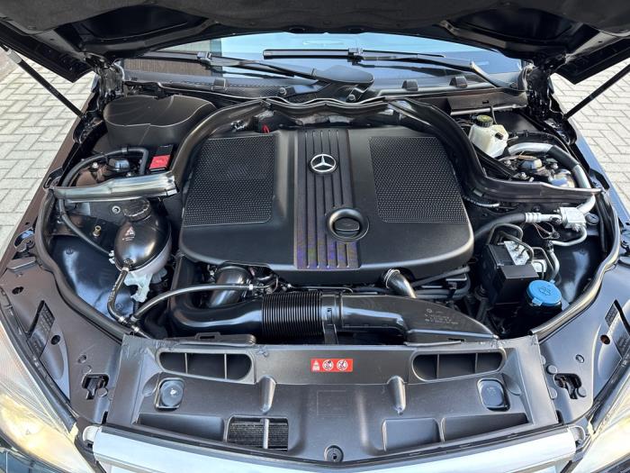Mercedes C Estate 2.2 C-220 CDI 16V BlueEfficiency Vehículo de desguace (2010, Metálico, Negro)