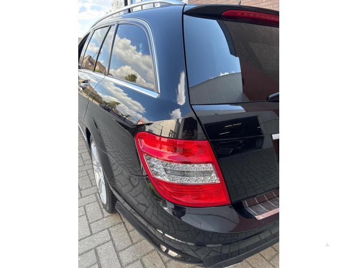 Mercedes C Estate 2.2 C-220 CDI 16V BlueEfficiency Vehículo de desguace (2010, Metálico, Negro)