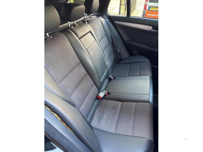 Mercedes C Estate 2.2 C-220 CDI 16V BlueEfficiency Vehículo de desguace (2010, Metálico, Negro)