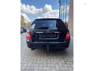 Mercedes C Estate 2.2 C-220 CDI 16V BlueEfficiency Vehículo de desguace (2010, Metálico, Negro)