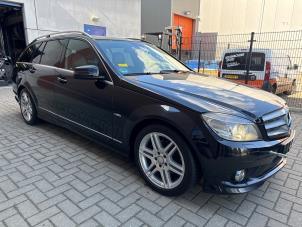 Mercedes C Estate 2.2 C-220 CDI 16V BlueEfficiency Vehículo de desguace (2010, Metálico, Negro)