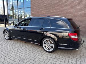 Mercedes C Estate 2.2 C-220 CDI 16V BlueEfficiency Vehículo de desguace (2010, Metálico, Negro)