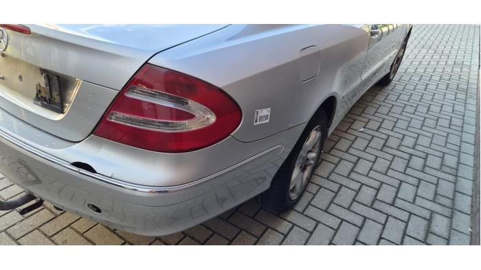 Mercedes CLK 2.6 240 V6 18V Vehículo de desguace (2002, Metálico, Gris plateado)