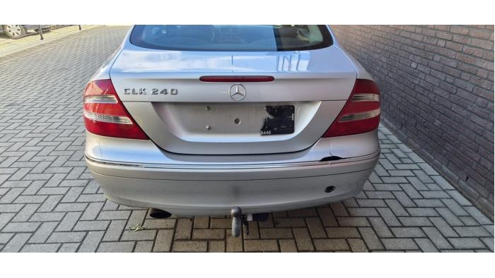 Mercedes CLK 2.6 240 V6 18V Vehículo de desguace (2002, Metálico, Gris plateado)