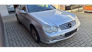 Mercedes CLK 2.6 240 V6 18V Vehículo de desguace (2002, Metálico, Gris plateado)