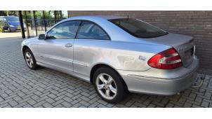 Mercedes CLK 2.6 240 V6 18V Vehículo de desguace (2002, Metálico, Gris plateado)