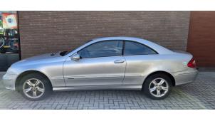 Mercedes CLK 2.6 240 V6 18V Vehículo de desguace (2002, Metálico, Gris plateado)