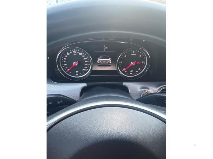 Mercedes E Estate E-220d 2.0 Turbo 16V Vehículo de desguace (2018, Metálico, Negro)