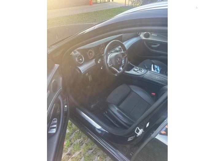 Mercedes E Estate E-220d 2.0 Turbo 16V Vehículo de desguace (2018, Metálico, Negro)