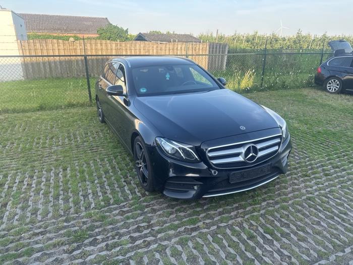 Mercedes E Estate E-220d 2.0 Turbo 16V Vehículo de desguace (2018, Metálico, Negro)
