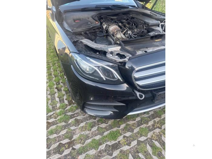 Mercedes E Estate E-220d 2.0 Turbo 16V Vehículo de desguace (2018, Metálico, Negro)