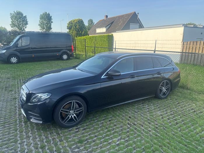 Mercedes E Estate E-220d 2.0 Turbo 16V Vehículo de desguace (2018, Metálico, Negro)