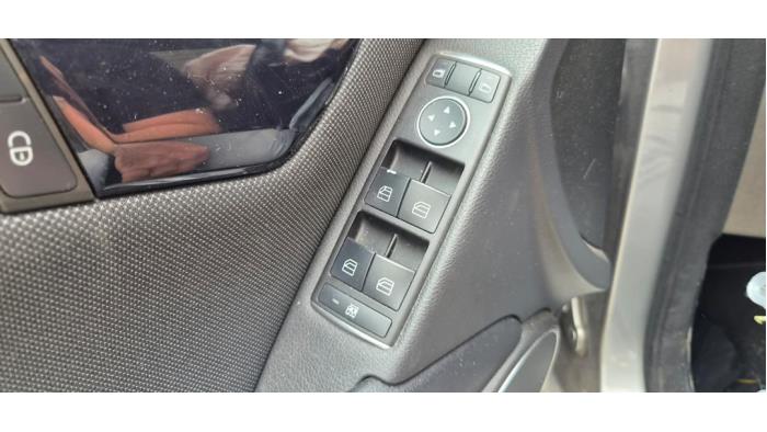 Mercedes C 2.2 C-180 CDI 16V BlueEFFICIENCY Vehículo de desguace (2011, Metálico, Gris)