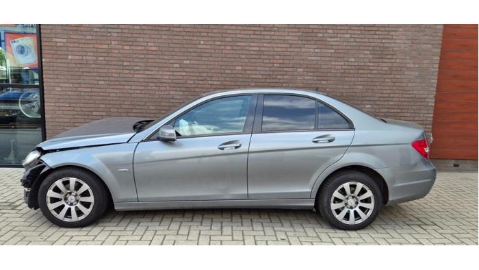 Mercedes C 2.2 C-180 CDI 16V BlueEFFICIENCY Vehículo de desguace (2011, Metálico, Gris)
