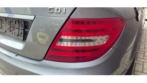 Mercedes C 2.2 C-180 CDI 16V BlueEFFICIENCY Vehículo de desguace (2011, Metálico, Gris)