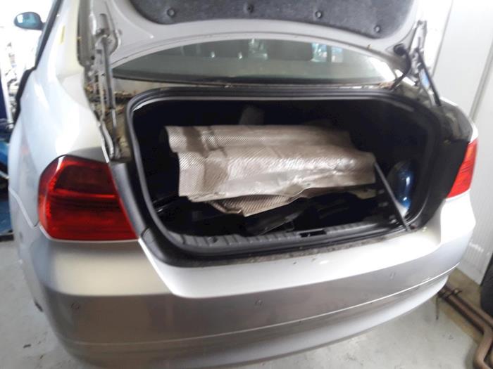 BMW 3 serie 325i 24V Samochód złomowany (2005, Tytan, Metalik, Srebrny)