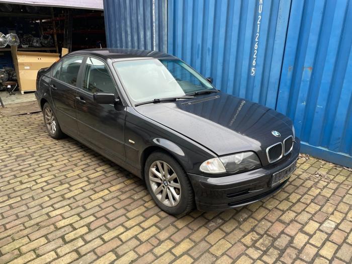 BMW 3 serie 318i Salvage vehicle (1999, Black)