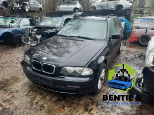 BMW 3 serie Touring 320d 16V Épave (2001)