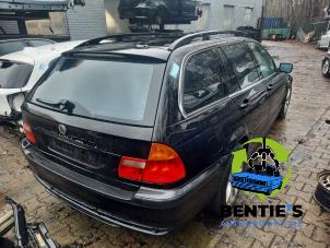 BMW 3 serie Touring 320d 16V Épave (2001)