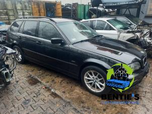 BMW 3 serie Touring 320d 16V Épave (2001)