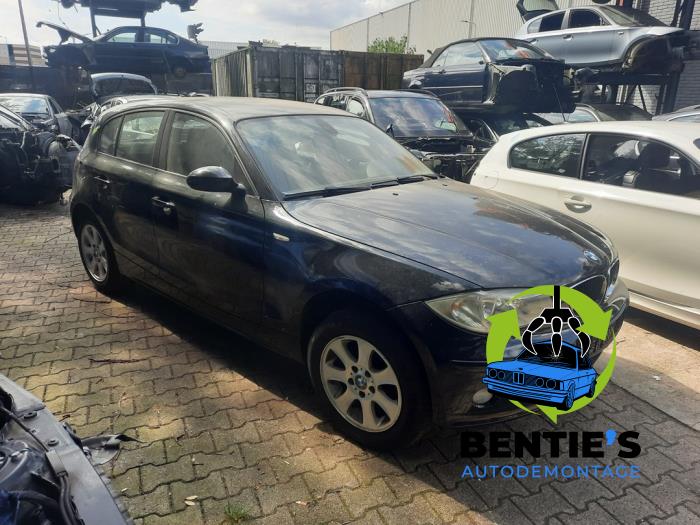 BMW 1 serie 116i 1.6 16V Épave (2005, Noir)