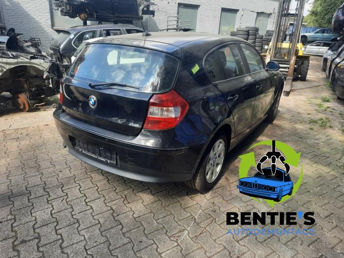 BMW 1 serie 116i 1.6 16V Épave (2005, Noir)