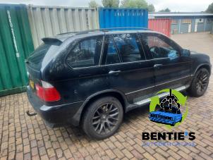 BMW X5 3.0d 24V Épave (2005, Noir, Bleu saphir, Noir saphir)