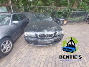 BMW 3 serie 318 Ci 16V Épave (2002, Noir, Bleu saphir, Noir saphir)