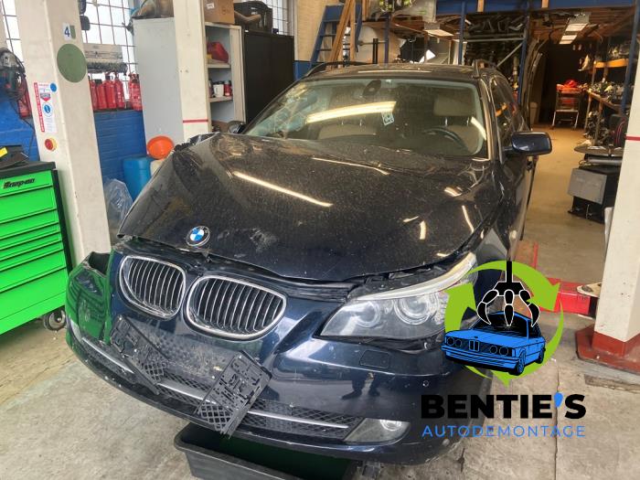 BMW 5 serie Touring 525d 24V Salvage vehicle (2008, Blue)