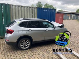 BMW X1 sDrive 20i 2.0 16V Twin Power Turbo Épave (2015, Gris)