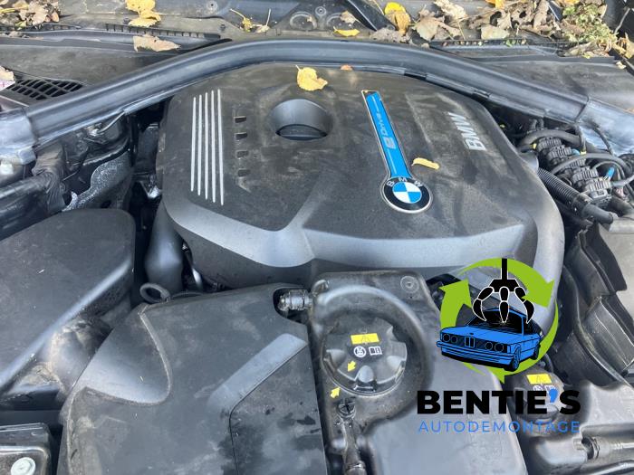 BMW 3 serie 330e Schrottauto (2017, Schwarz)