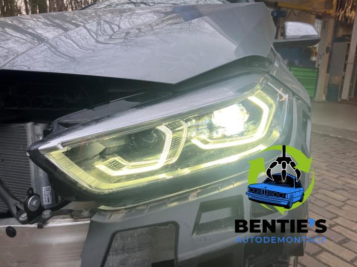 BMW 1 serie 118d 2.0 16V Schrottauto (2024, Grau)