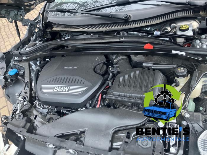 BMW 1 serie 118d 2.0 16V Schrottauto (2024, Grau)