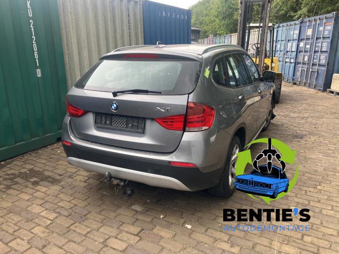 BMW X1 sDrive 18i 2.0 16V Schrottauto (2010, Grau)