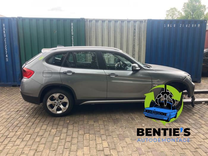 BMW X1 sDrive 18i 2.0 16V Schrottauto (2010, Grau)