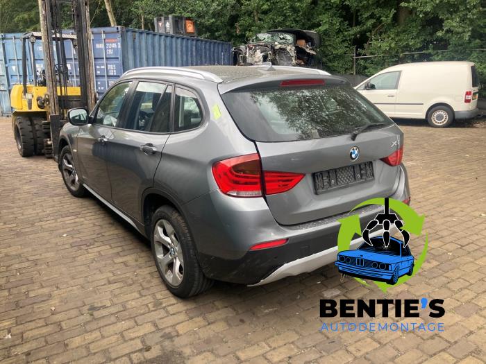BMW X1 sDrive 18i 2.0 16V Schrottauto (2010, Grau)