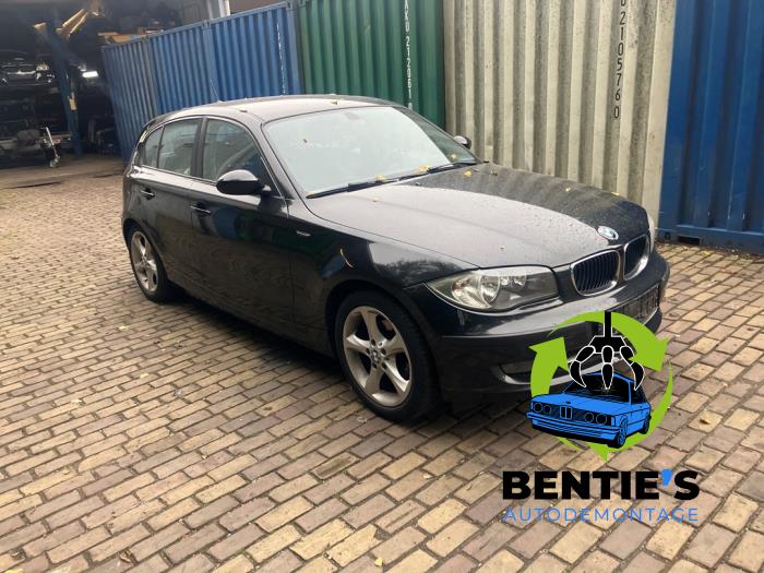 BMW 1 serie 116i 1.6 16V Salvage vehicle (2009, Black)