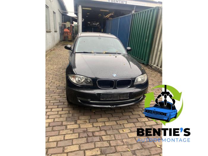 BMW 1 serie 116i 1.6 16V Salvage vehicle (2009, Black)