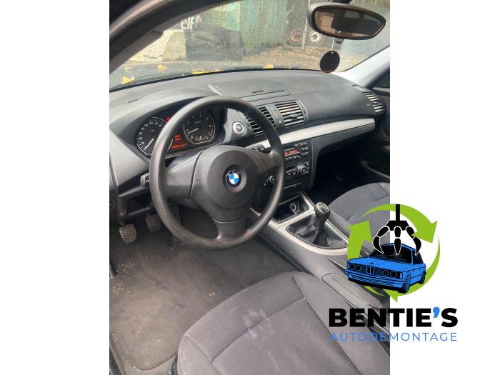 BMW 1 serie 116i 1.6 16V Salvage vehicle (2009, Black)