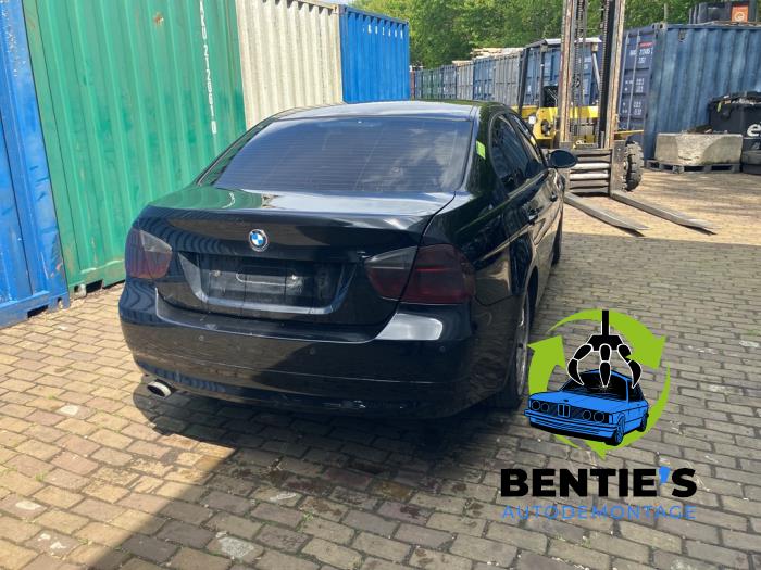 BMW 3 serie 318i 16V Vehículo de desguace (2008, Negro)