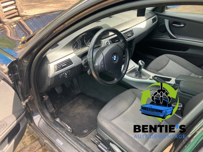 BMW 3 serie 318i 16V Vehículo de desguace (2008, Negro)