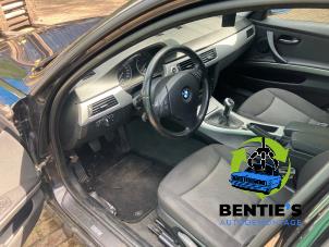 BMW 3 serie 318i 16V Vehículo de desguace (2008, Negro)