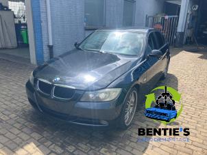 BMW 3 serie 318i 16V Vehículo de desguace (2008, Negro)