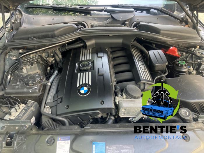 BMW 5 serie Touring 523i 24V Vehículo de desguace (2008, Gris)
